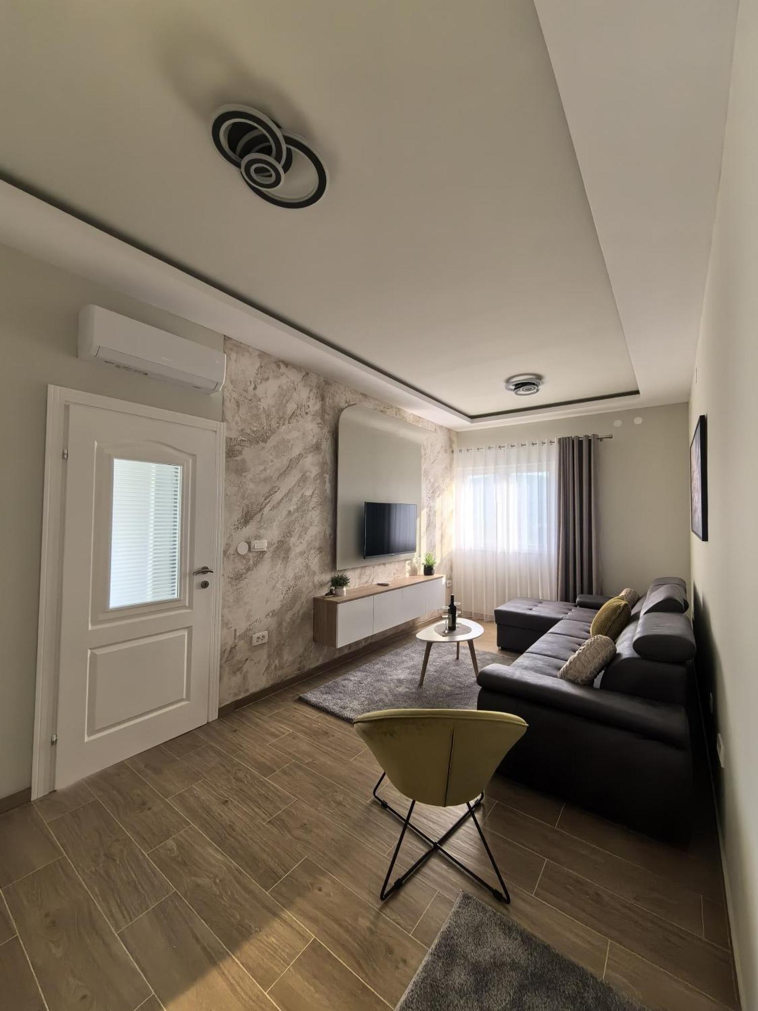 Apartamento Sunny Hill - Parking - Fenced Garden - Luxury Loft Kotor Exterior foto